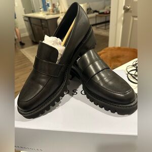 Aerosoles black loafer
